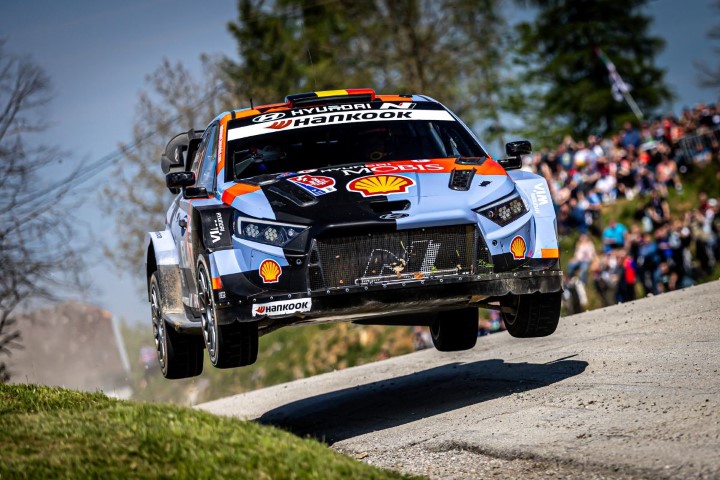 Thierry Neuville preuzeo vodstvo na Croatia Rallyju nakon dramatičnog subotnjeg popodneva
